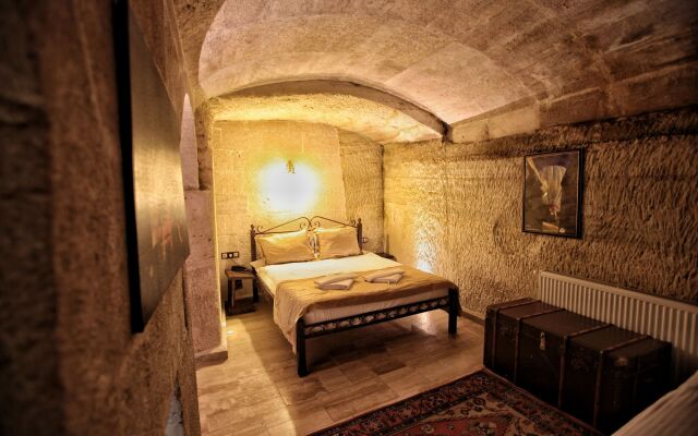 Emit Cave Hotel