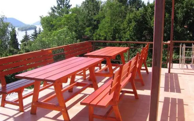 DunaKanyar ApartmanHáz