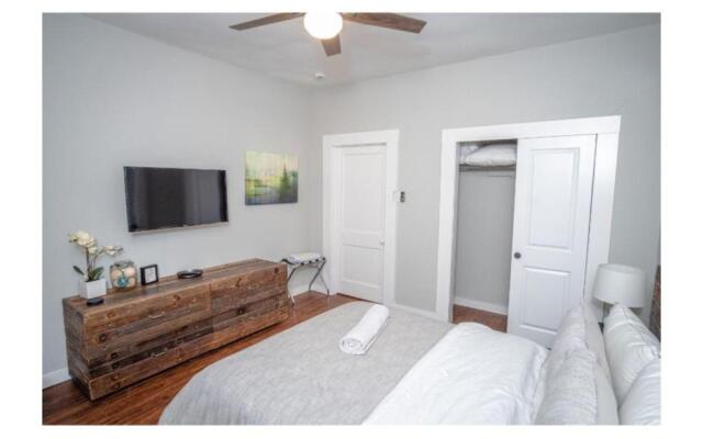 Remodeled Modern 1BR1BA Apt Near Downtown, 5min Pearl