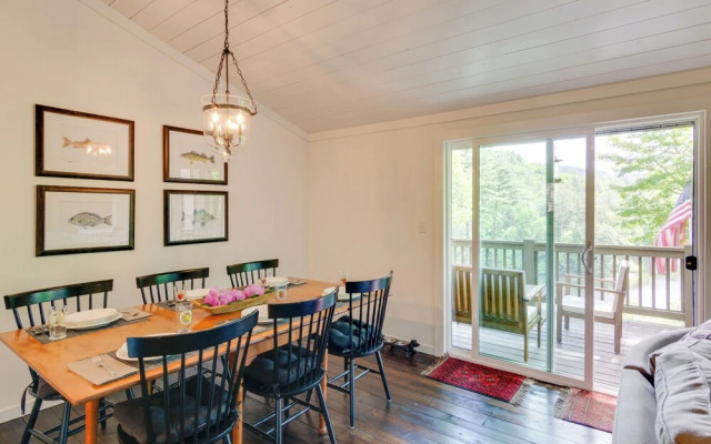 High-end Sapphire Retreat on Fairfield Lake!