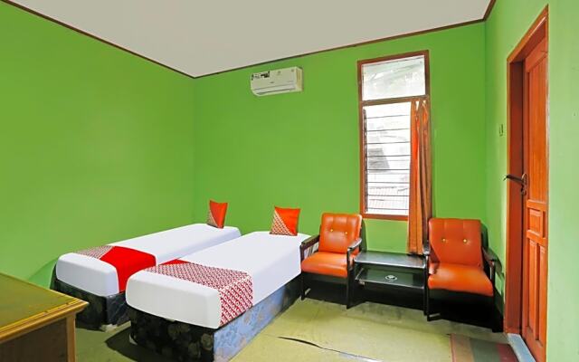 OYO 90136 Hotel Bone Indah