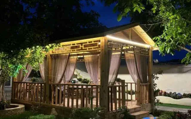 Suyi Courtyard Homestay in Tekes