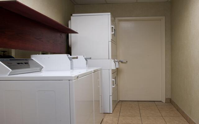 Holiday Inn Express Hotel & Suites DFW Airport South by IHG