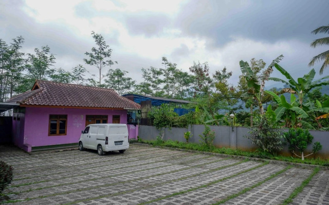RedDoorz near Lokawisata Baturaden
