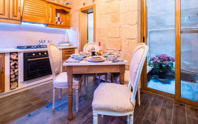 Kharmen A 1565s House with Seaviews