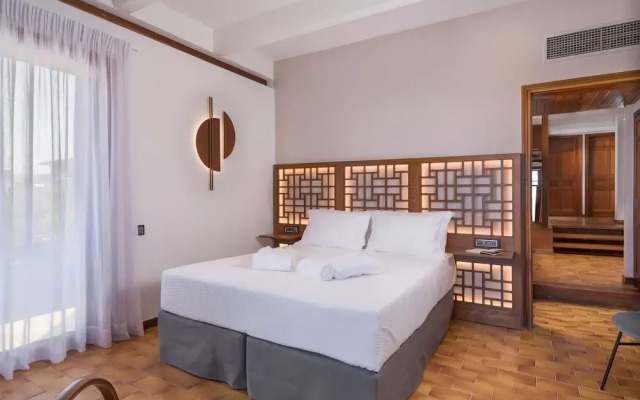 Azatis Luxury Villa