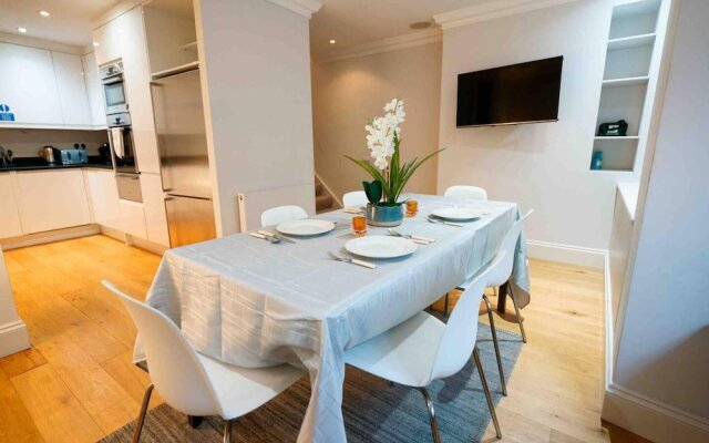 Spacious & Modern 3brs House in Central London