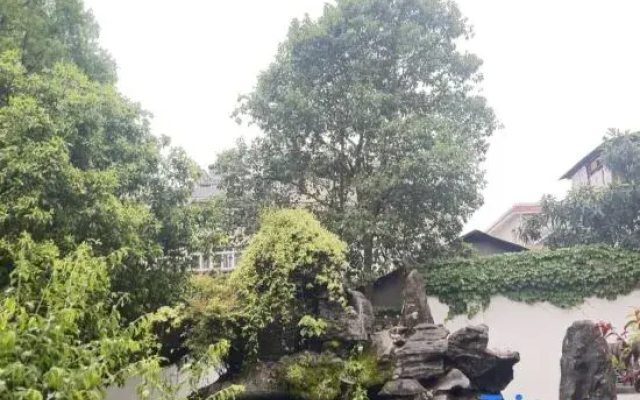 Xanadu Hotel In Yi County