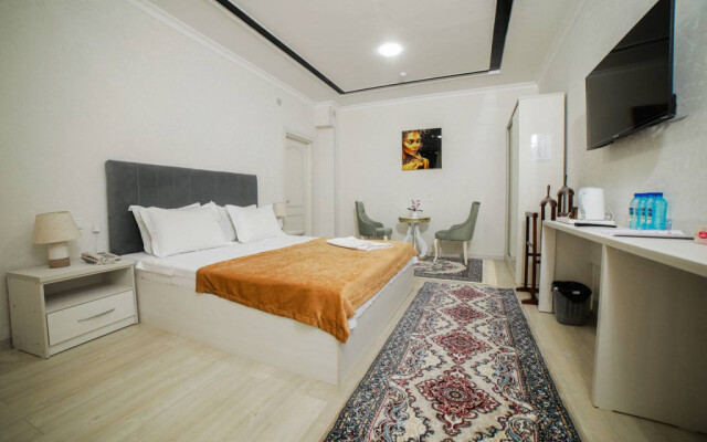 Gold Palace Hotel