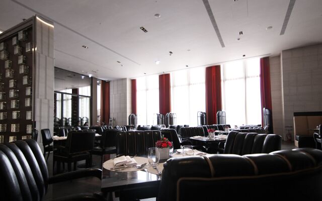 H2O Hotel
