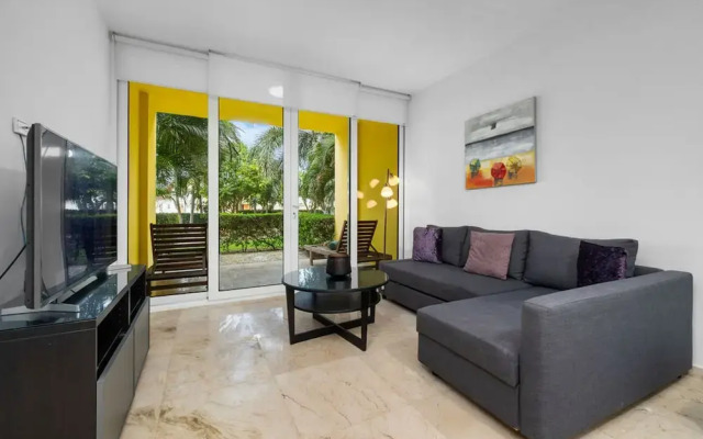 Charming 1br1ba Condo in Great Location With Pool