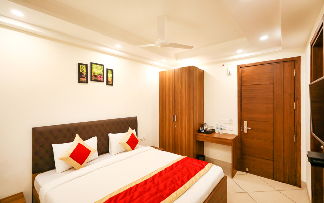 Fabhotel La Paz Stay B&B