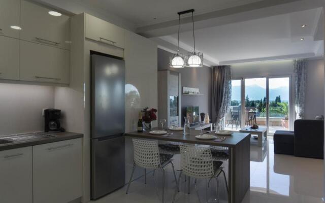 Sunshine Home 3 with Sea View