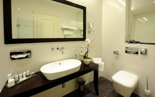 Roset Hotel & Residence