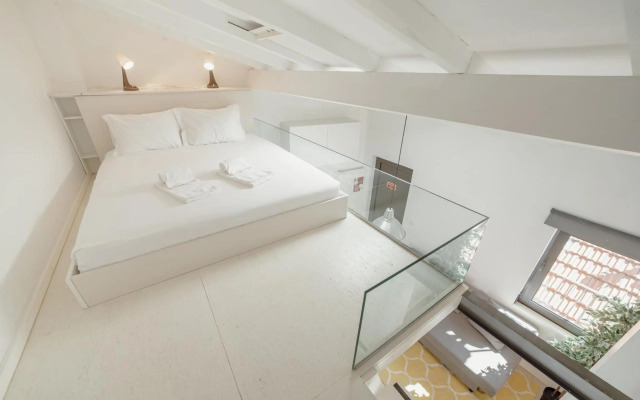 Mezzanine Stylish Apartment S