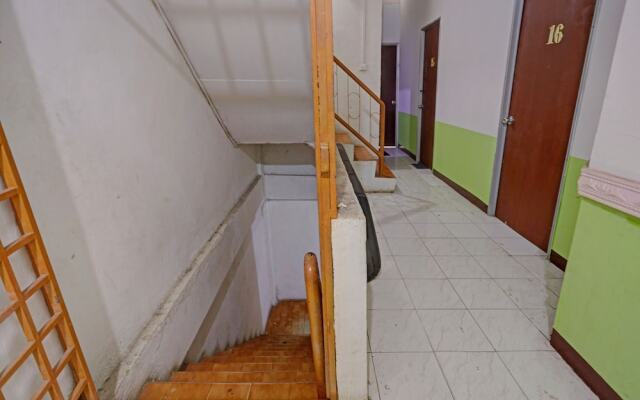 SPOT ON 92985 Mitra HomestayNearTempat Makan Pagi Sore Nohil