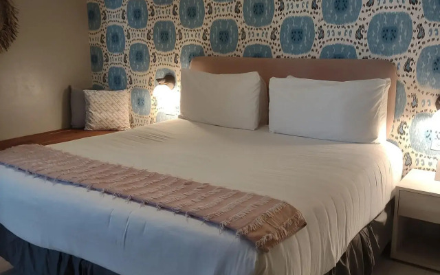 Trópica Beach Hotel