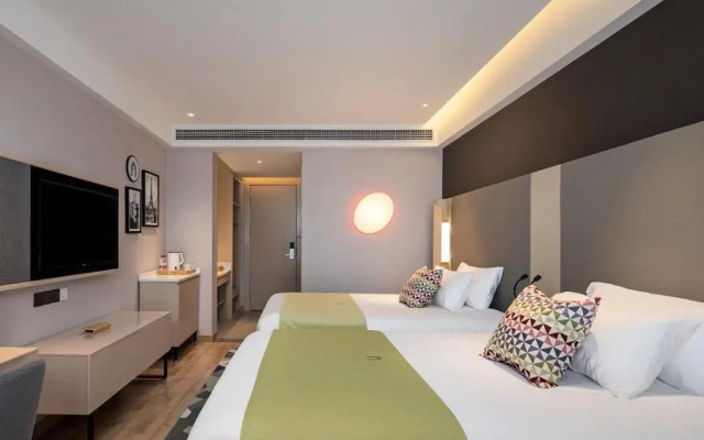 Campanile Hotel Wuhan Zhongnan Road Metro Station