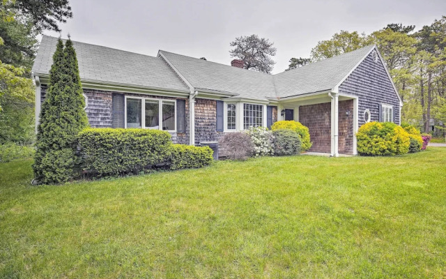 Spacious Getaway W/deck - Walk to Nantucket Sound!