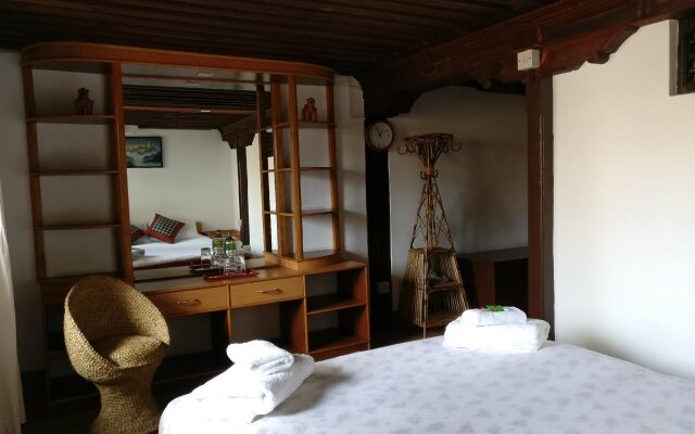 Hiranya Guest House