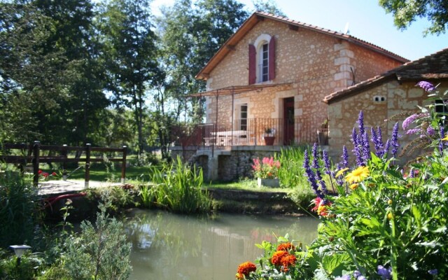 Villa With 6 Bedrooms in Mussidan, With Private Pool, Enclosed Garden