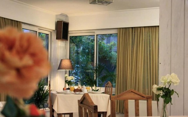 Отель Achillion 