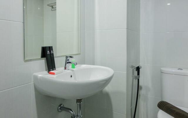 Contemporary Studio Room at Casa De Parco Apartment