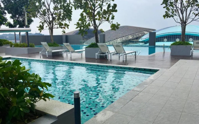 Luxury Homestay at Emira Residence