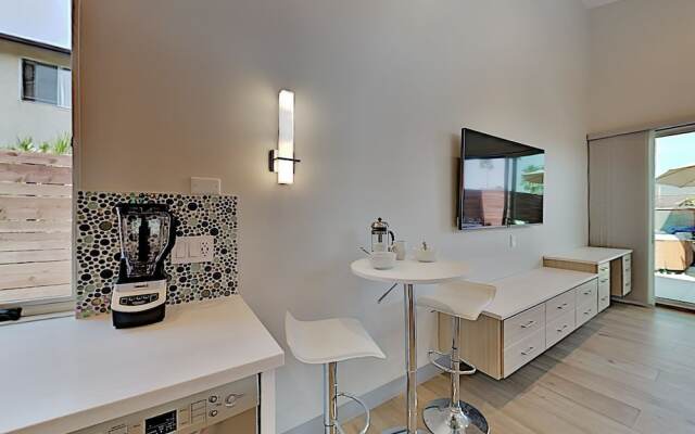 1569lorr Studio Bedroom Home