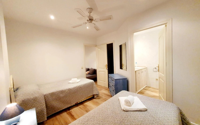 Lomas de Cabopino House