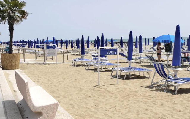 Hotel Beach 2