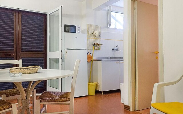 Beautiful Apartment in Lacona With 2 Bedrooms and Wifi