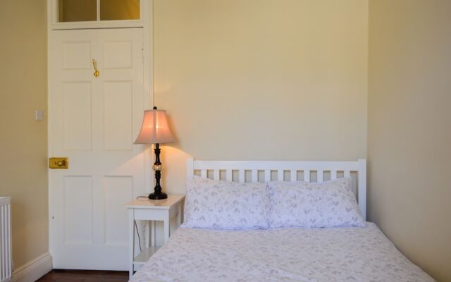 2 Bedroom Apartment in Edinburgh New Town