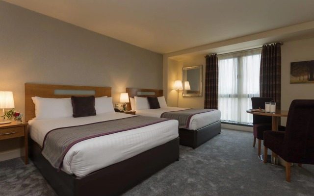 Raheen Woods Hotel