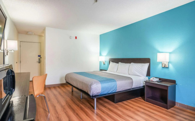 Motel 6 Rocky Mount, NC