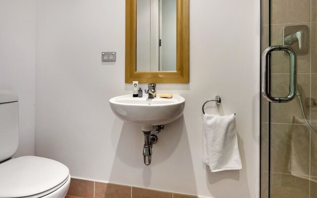 QV Waterfront Apartment - 749