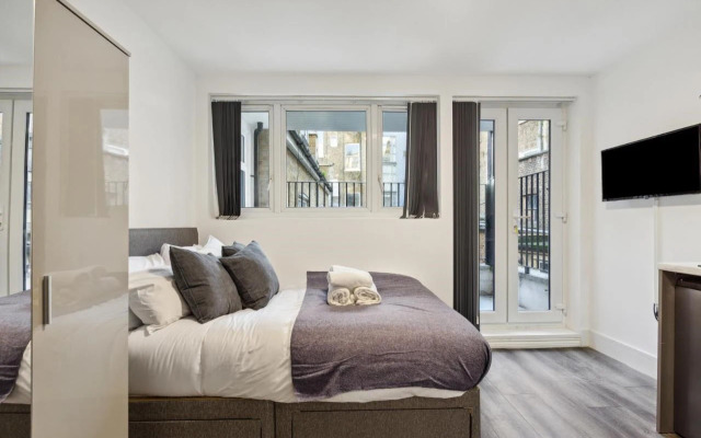 STH Sutherland Avenue Apartment