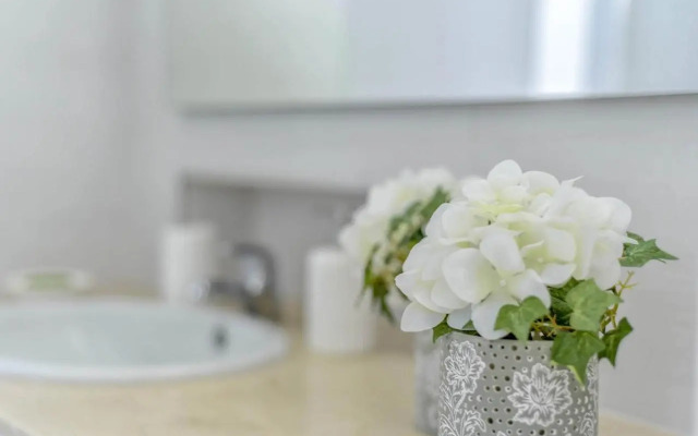 Rural House Los Orovales with Terrace and Parking