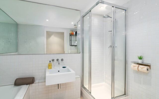 Beautiful Modern 2 bed Apartment