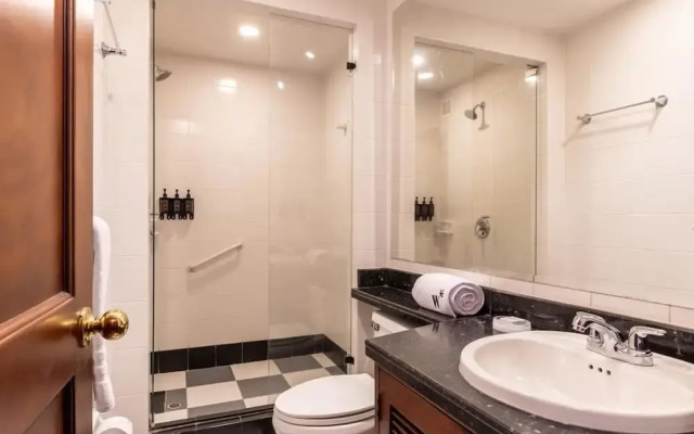 w Unique 1BR Duplex in Parque 93