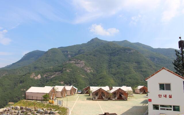 Muju ppalgang chima resort glamping