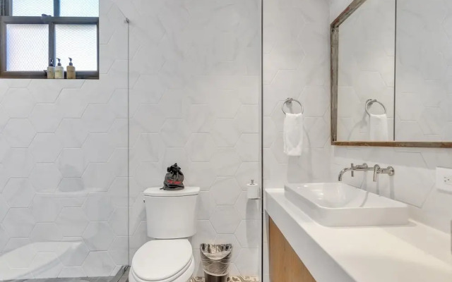 The Maverick, powered by Placemakr - River Walk