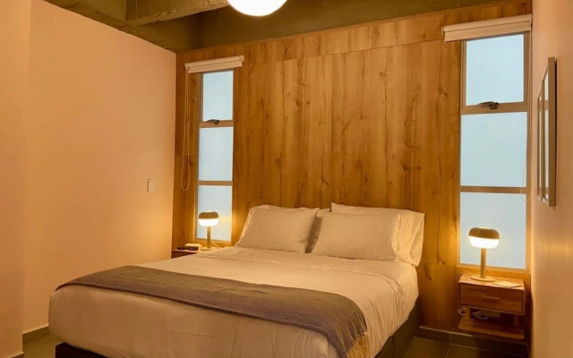 Captivating 3BR With Balcony n fan in Laureles