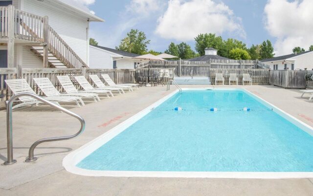 Knights Inn Sandusky