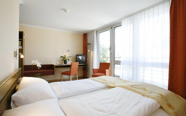 Ambassador Self Check-in Hotel – Guest Rooms – Lucerne