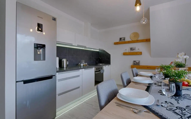 Apartament Góralska Ostoja prywatne wejście widok na Tatry