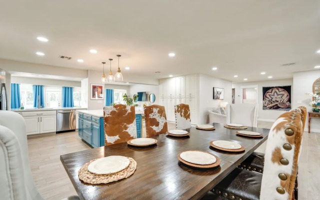 Private Pool & Hot Tub: Spacious Scottsdale Home!