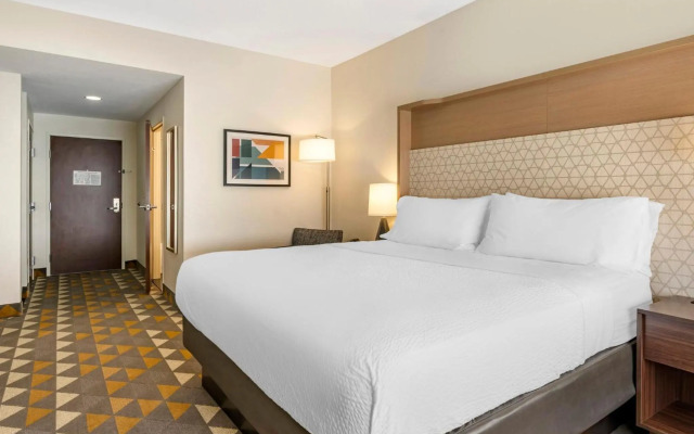 Holiday Inn Louisville Airport South by IHG