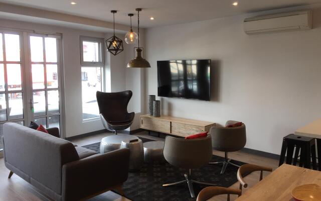 Semaphore Splash Apartments