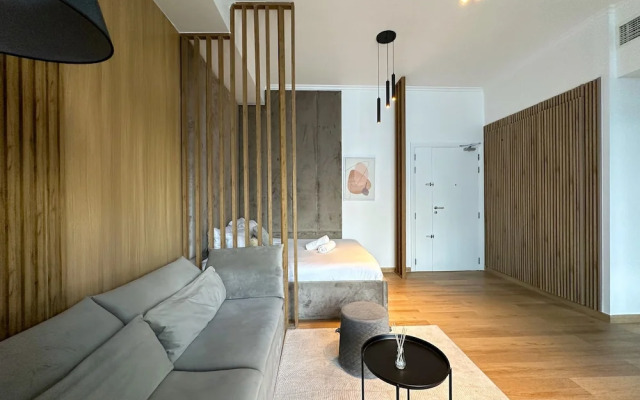 Ultra Luxury Flat Fully Upgrade &Balcony